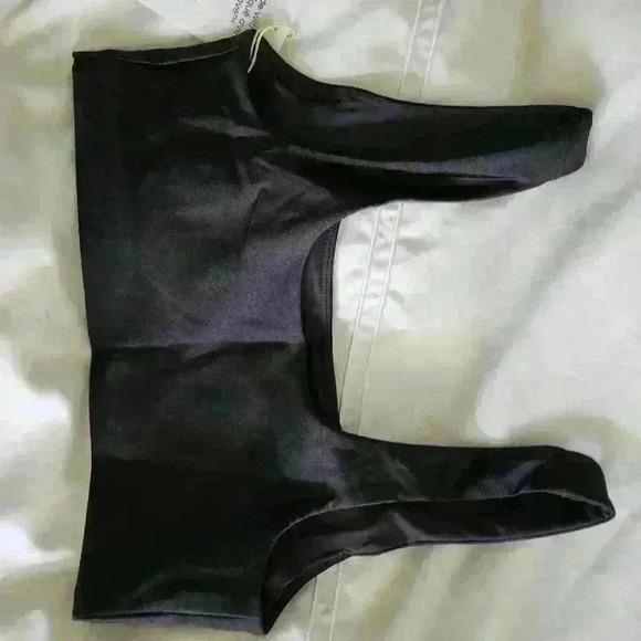 NWT H&M MOVE Black Workout Bra Yoga Running Gym Exercise Light Support Elastic - Picture 5 of 5